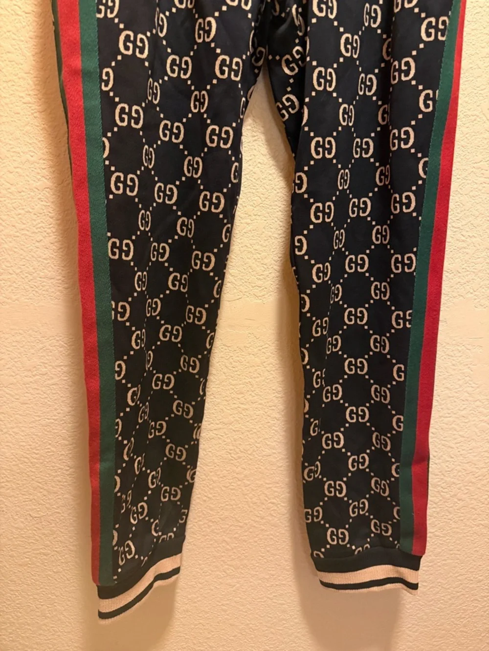 New Authentic Gucci GG Supreme Logo Sweatpants Black Size XXL Waist 36 - 42